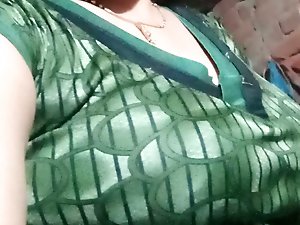 Beautiful mature women are opening their succulent pussies to tempt.