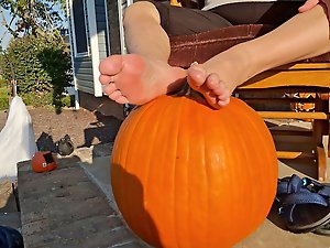 Pumkin Footstool 2