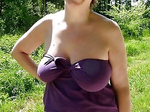Horny cougar is masturbating