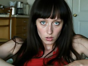 A mature woman with high-quality photos is pleasuring herself.