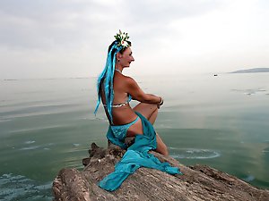 Older girlfriend likes a huge boner