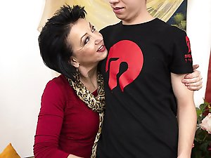 Naughty mature lady foing the guy next door