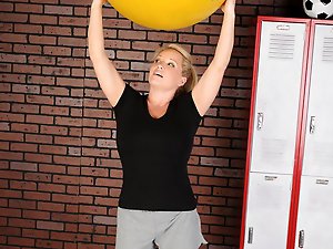 Model Rachel from auntjudys.com gallery 11