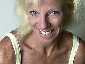 Addicted to BBC 100 amateur and home made porn videos featuring MILFs