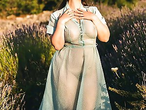 Polish chick is getting undressed on pics