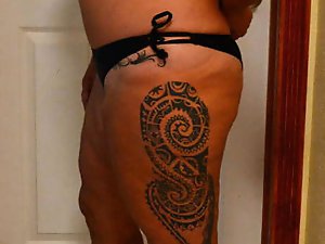 Juiciest mature gilf is spreading her lips on pix