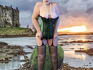 Oriental  mature women look exposed