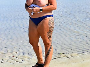 Real old babe is teasing her boyfriend