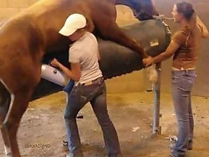 Sexiest mommies are getting seminaked